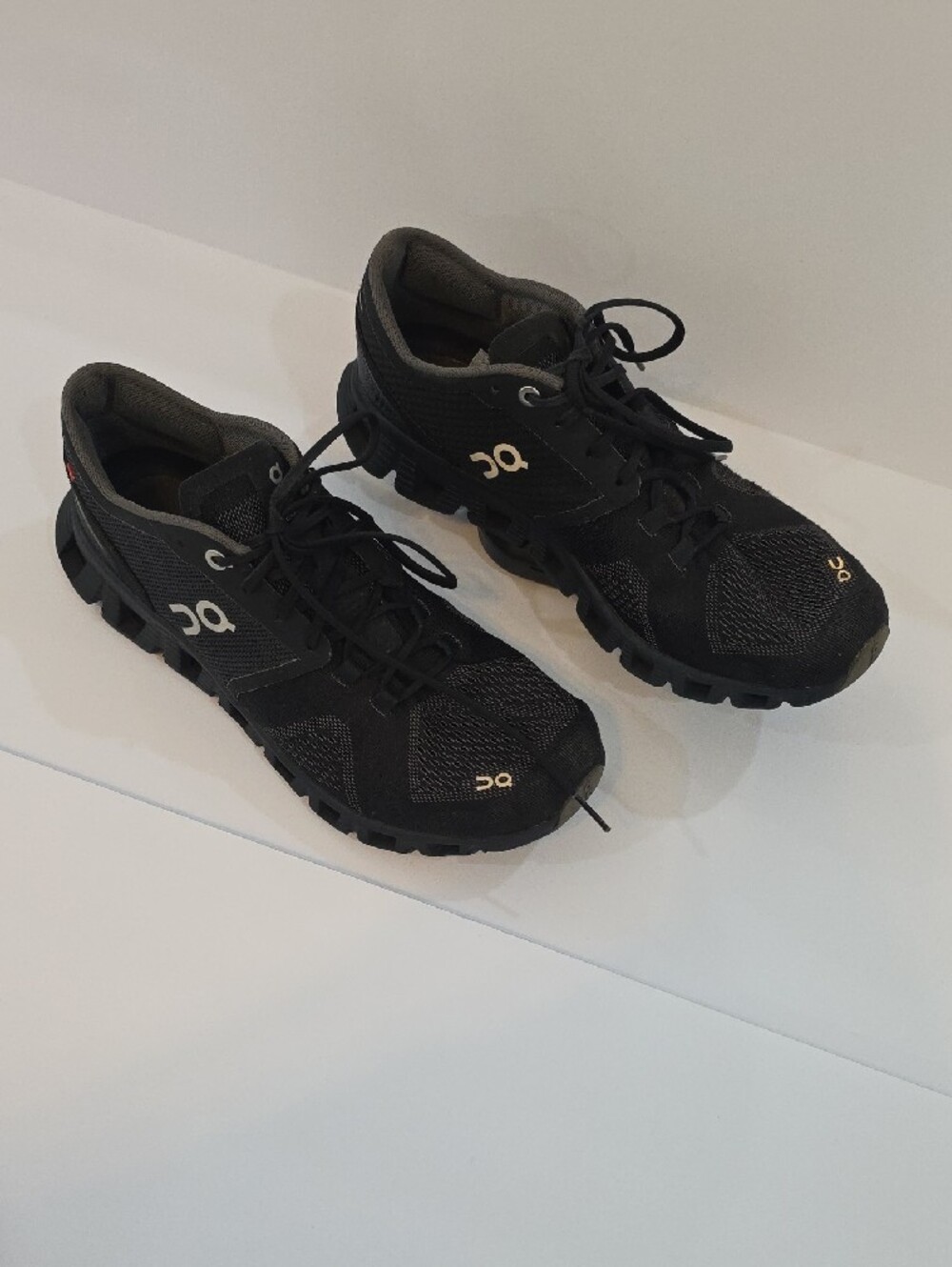 On Running Cloud X Women's Black Athletic Running Shoes Size 9 - Picture 3 of 10